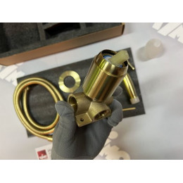 Смеситель встроенный с гигиеническим душем Timo Saona (2389/17SM) золото матовое