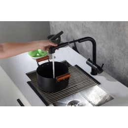 Смеситель для кухни с подключением фильтра и выдвижной лейкой Timo Saona черный (2346/03FL)