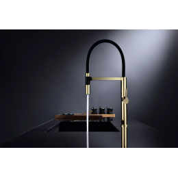 Смеситель Paulmark Leader с гибким изливом