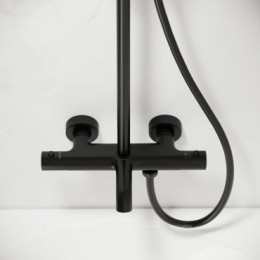 Душевая стойка с изливом и термостатом для ванны/душа Game