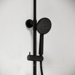 Душевая стойка с изливом и термостатом для ванны/душа Game