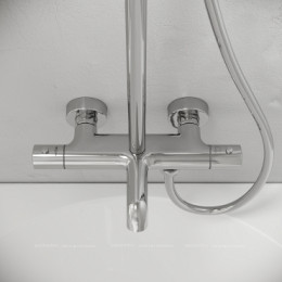 Душевая стойка с изливом и термостатом для ванны/душа Game