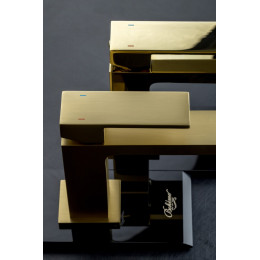 Cмеситель для умывальника Qubic Bronze