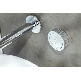 Смеситель автоматический для раковины из стены на 2 отв. TECH ХРОМ