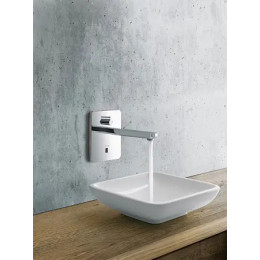 KLUDI ZENTA Электронный смеситель для умывальника,настен.монтаж,питание от сети 240В или батарейки,и